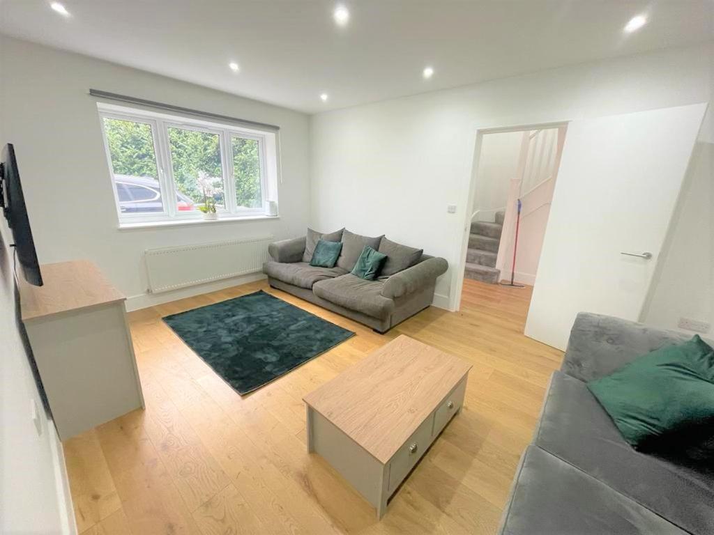 Brand New Build - 4 Bed Stunner!