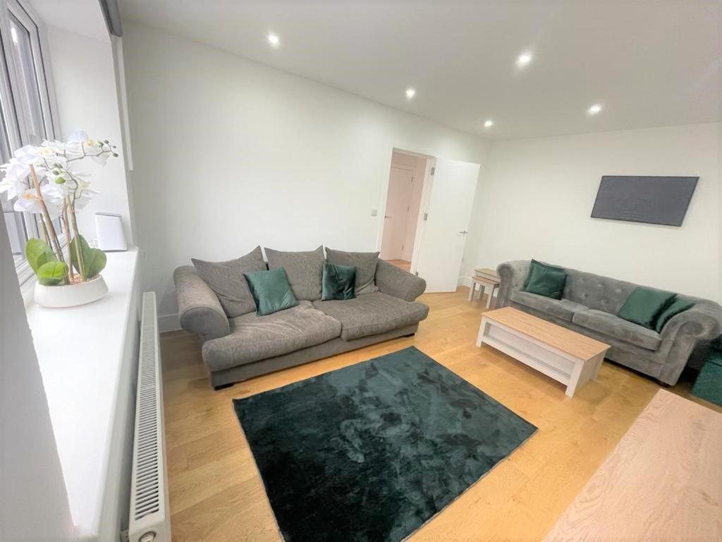 Villa Brand New Build - 4 Bed Stunner!