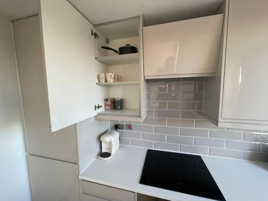Apartamento Stylish Flat Next To Tower Of And Skd Marina