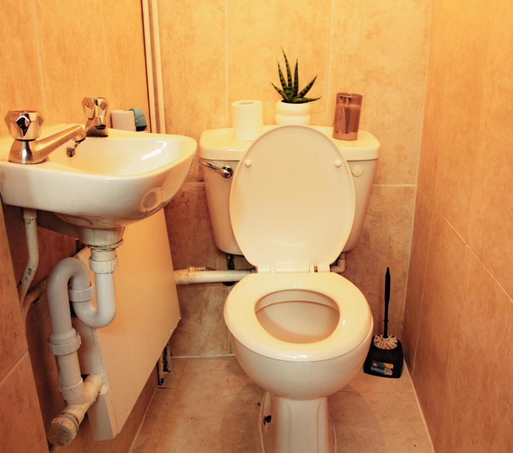 Apartment Northbridge Service Seven Sisters, London