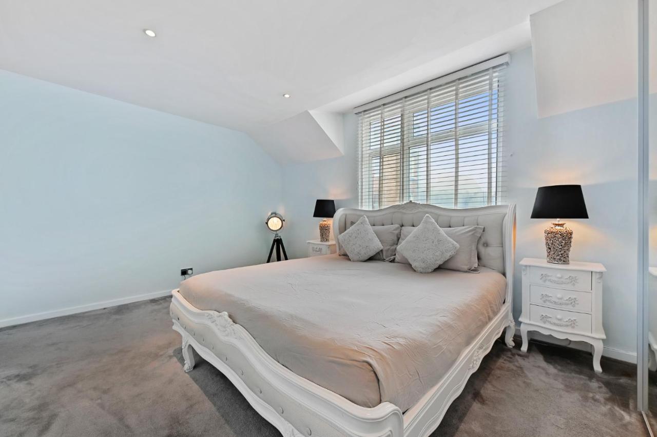Hampstead Opulence - Luxurious Split Level Apartamento