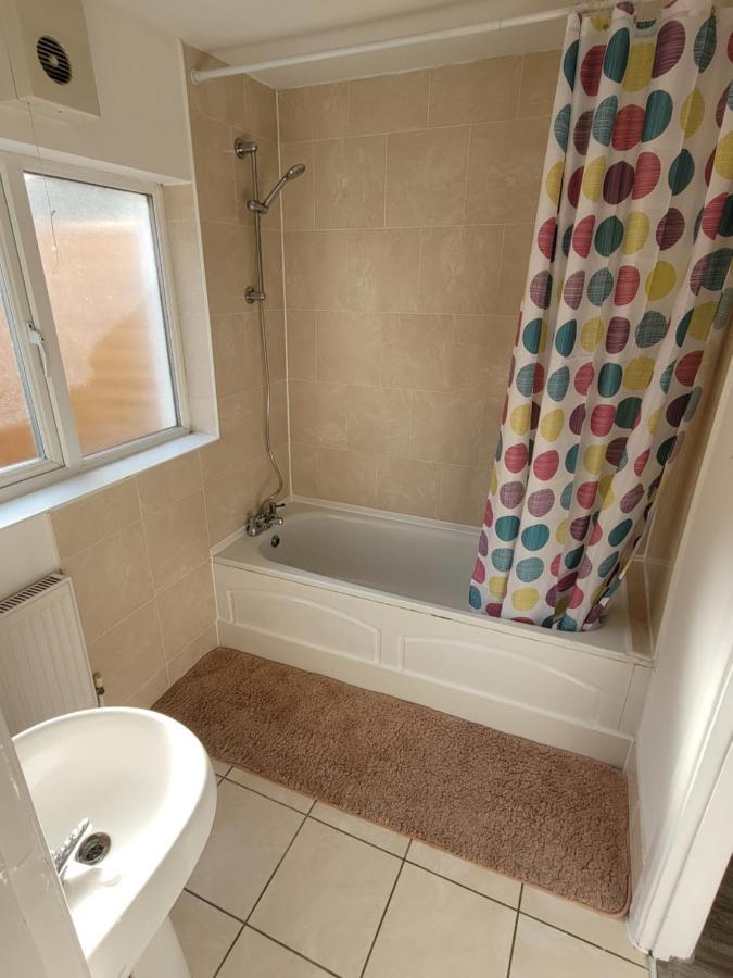 Spacious 2 Bedroom House In With Garden Сasa de vacaciones Londres