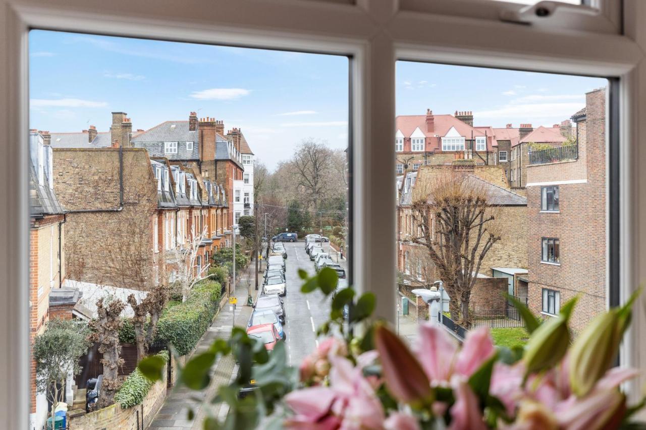 Bright & Cosy Gem ~ Battersea Park View ~ King Bed Apartment London