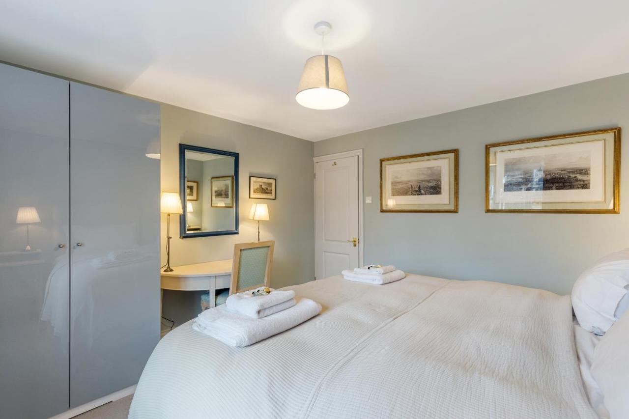 Bright & Cosy Gem ~ Battersea Park View ~ King Bed