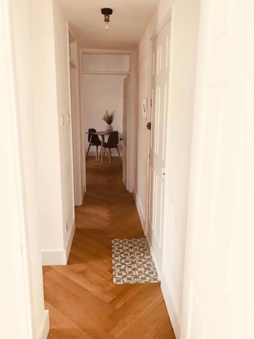 Stylish New Listing! Free Parking, Trendy Location Londen