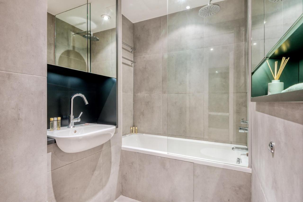 Brand New And Modern Flat In Fulham *