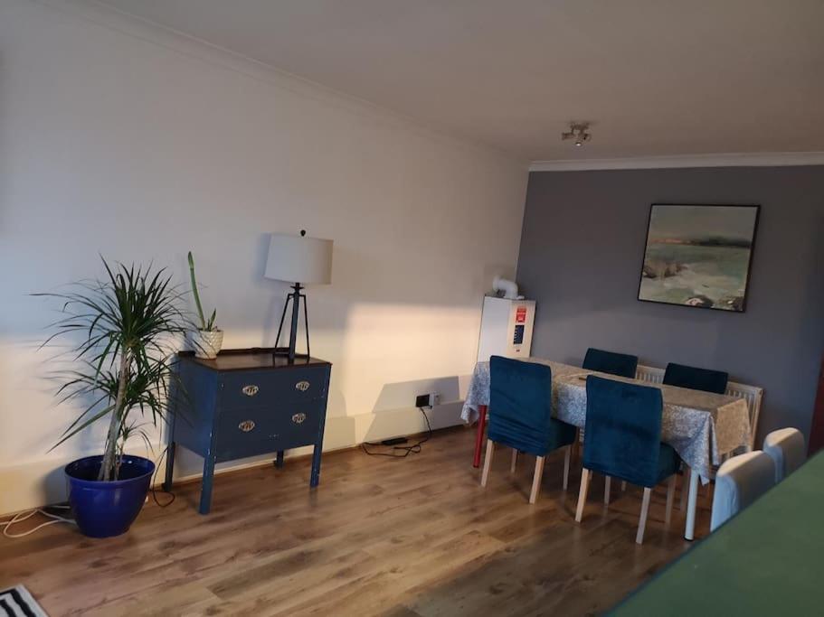 2 Bed Flat, Bounds Green, Piccadilly Line, N11