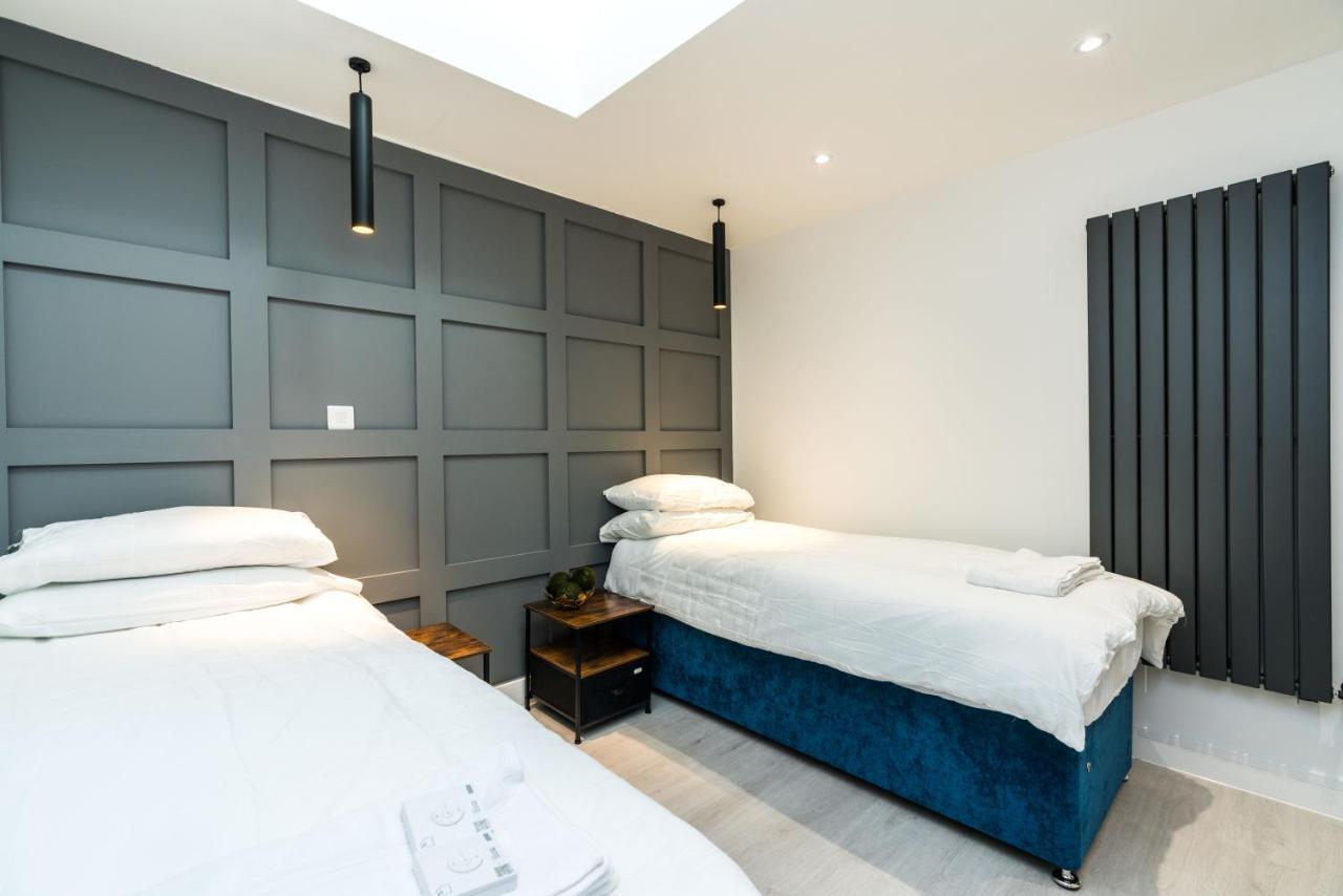 Spacious Modern 2 Bedroom Flat Appartement *