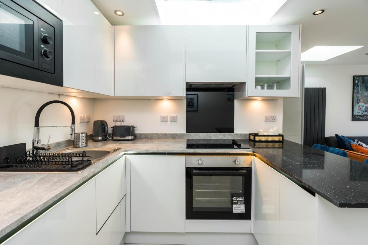 Spacious Modern 2 Bedroom Flat Appartement