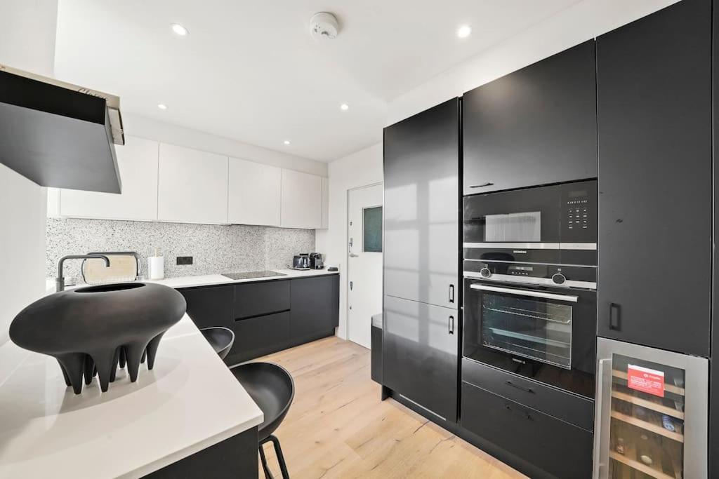 Two Bedroom Flat In Kensington Appartement