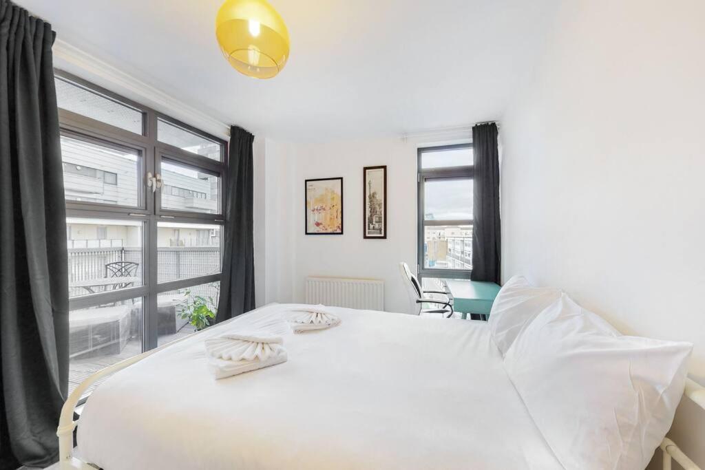 Modernistic 2-bedroom Flat In Shadwell Apartment *