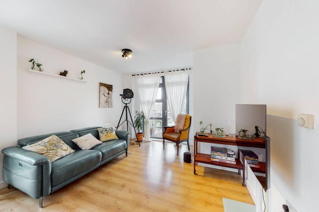 Modernistic 2-bedroom Flat In Shadwell * London