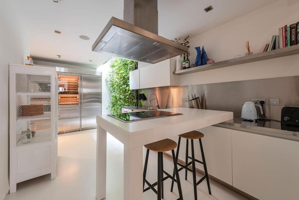 Stunning 3 Bed Townhouse In The Heart Of Mayfair Londres