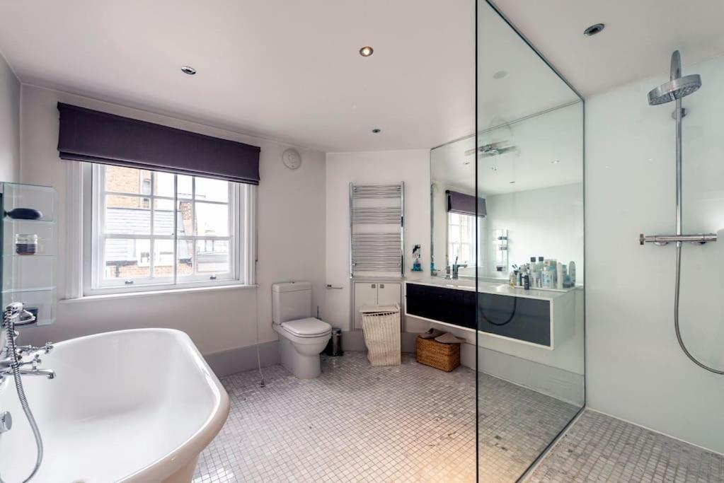 Stunning 3 Bed Townhouse In The Heart Of Mayfair *