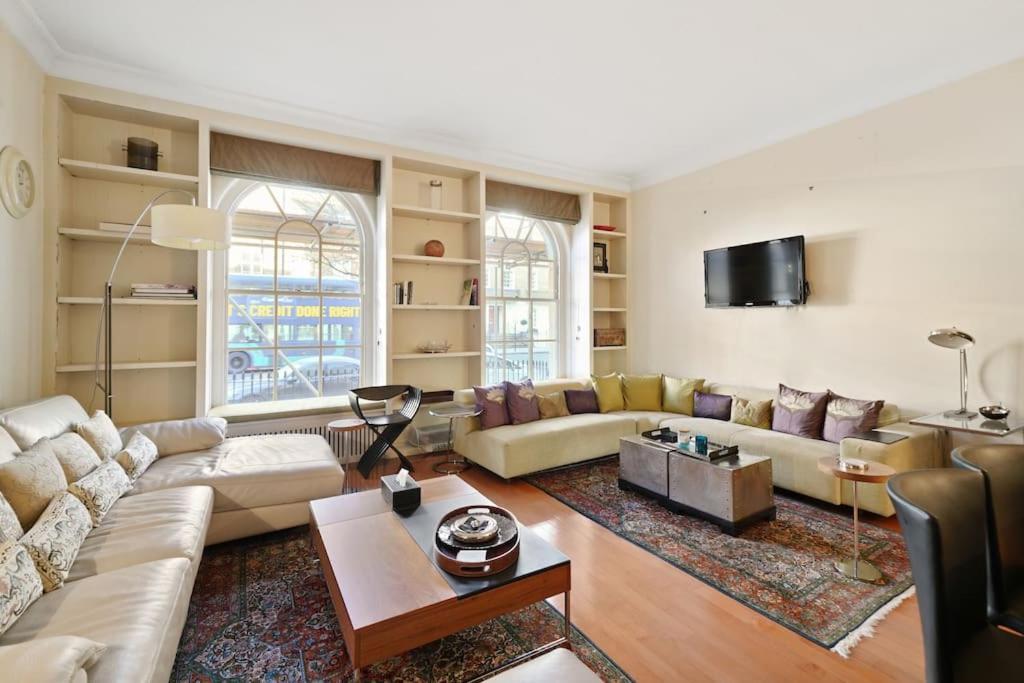 Three Bedroom Flat In Belgravia Appartement Londres