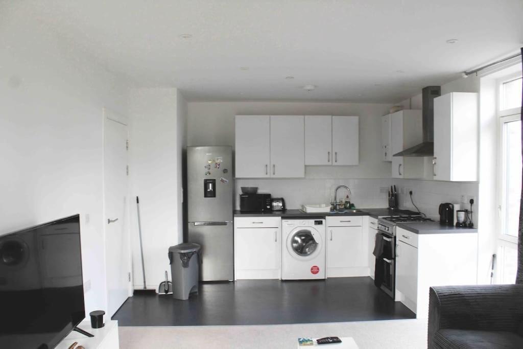 Lovely One Bedroom With Balcony Londres
