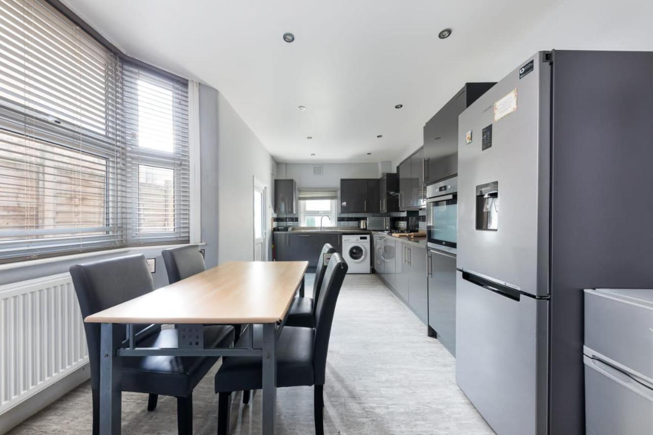 Cozy 4 Bedroom In Hackney, Сasa de vacaciones *