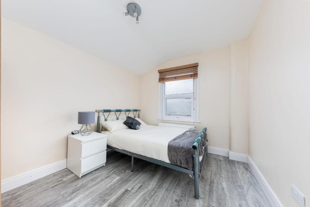 Cozy 4 Bedroom In Hackney, Сasa de vacaciones *