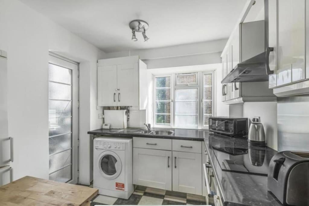 Stunning Flat With Roof Terrace In Streatham Londres