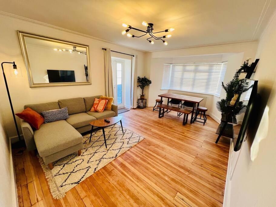 Stunning Flat With Roof Terrace In Streatham Londres