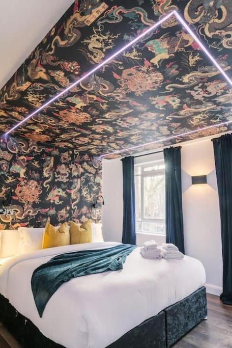 Fitzrovia 1 *