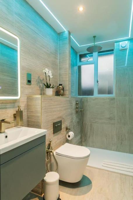 Fitzrovia 3 *