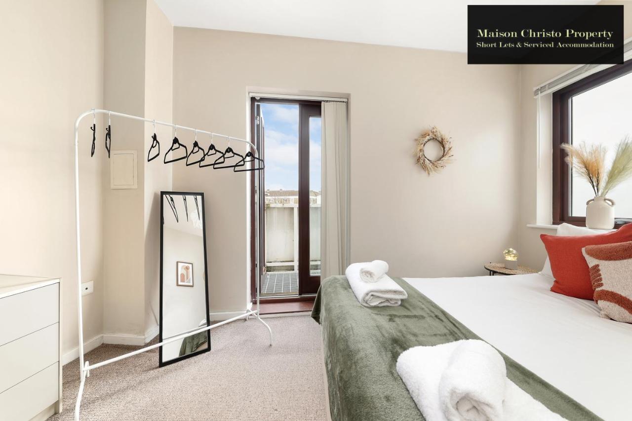 Eden 2bedroom Sleeps 6 In With Wifi & Leisure By Maison Christo Short Lets & Serviced * Londres