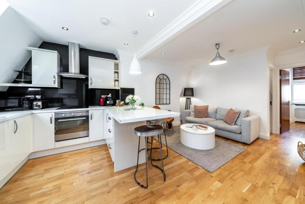 Kensington High Street Flat 2 Bedroom Apartamento