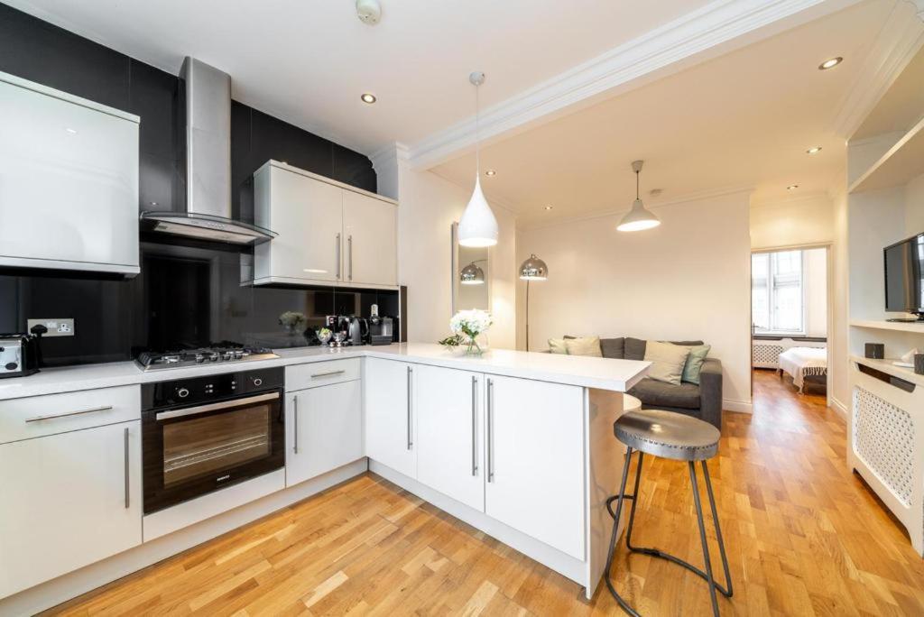 Kensington High Street Flat 2 Bedroom Apartamento *