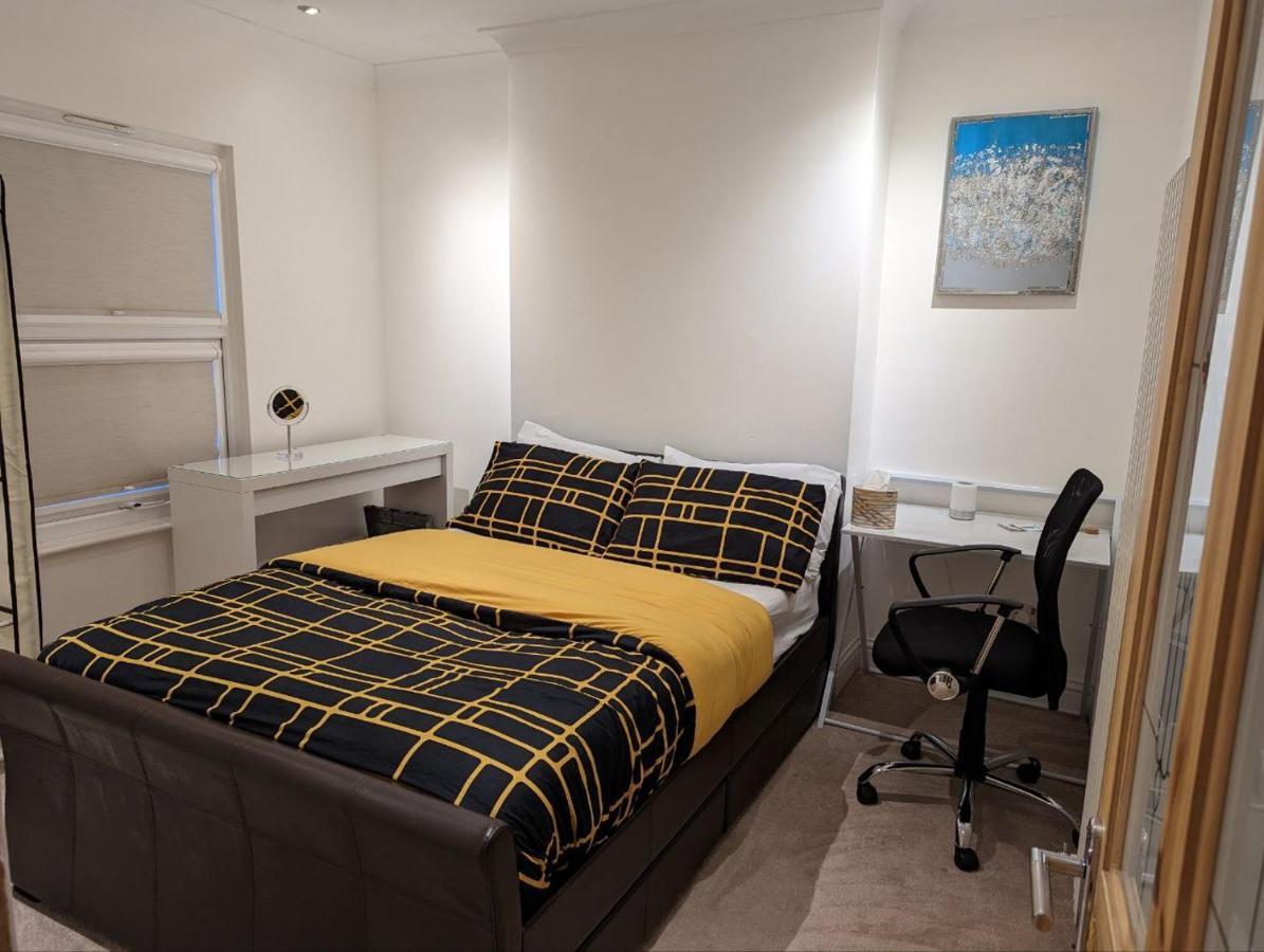 Fully-equipped Flat In The Of London. Londres