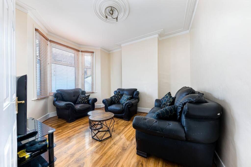 Сasa de vacaciones Cozy 4 Bedroom In Hackney, Londres