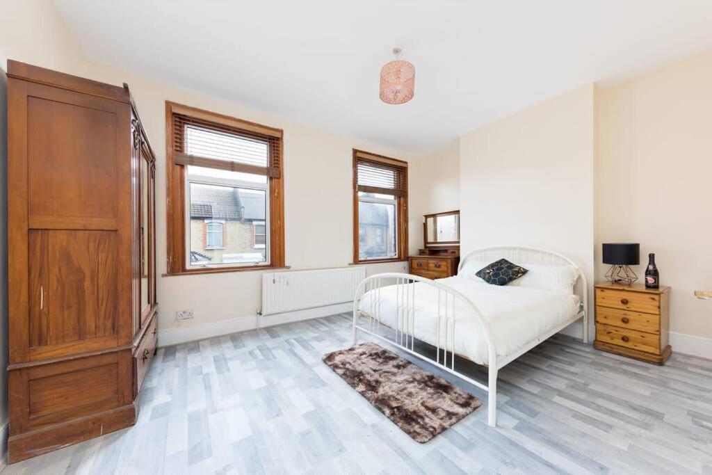 Cozy 4 Bedroom In Hackney, Londres
