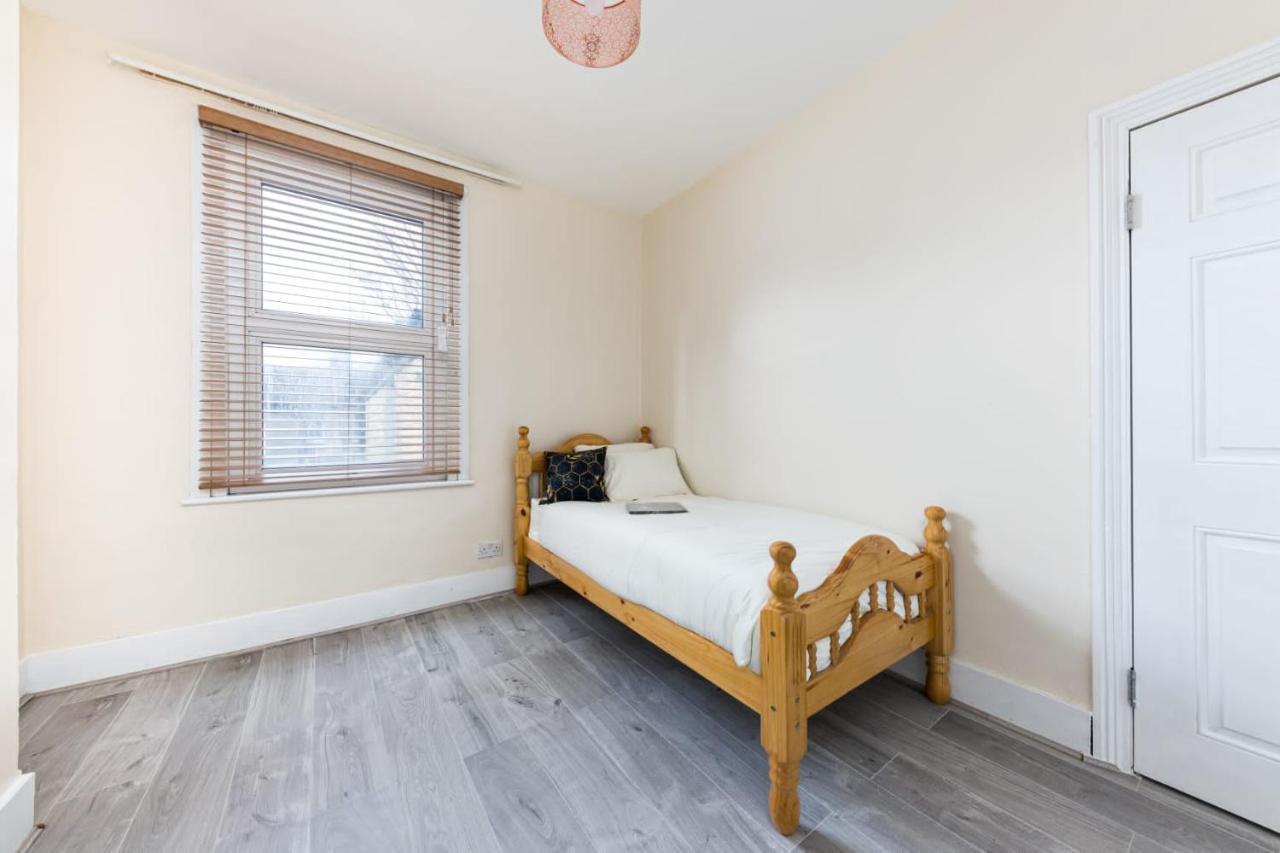 Cozy 4 Bedroom In Hackney, Londres