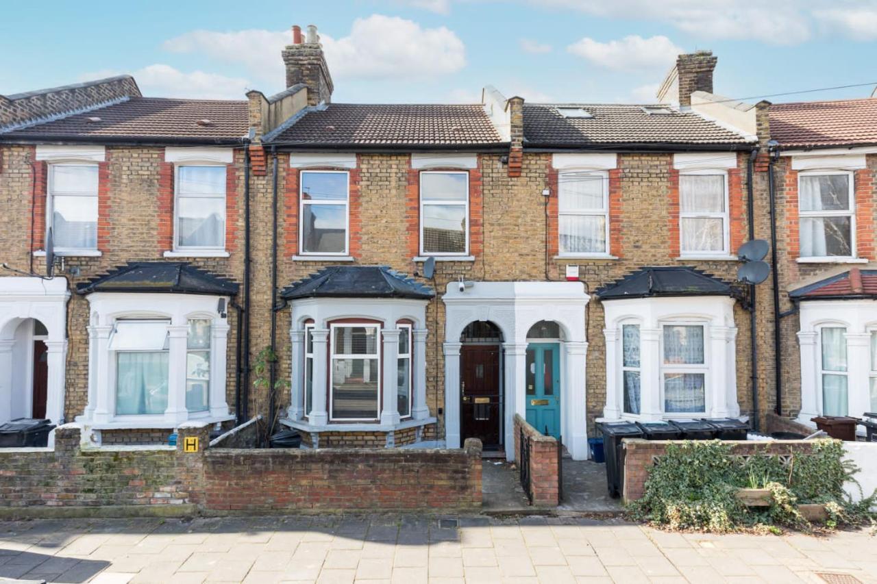 Cozy 4 Bedroom In Hackney, Vakantiehuis *