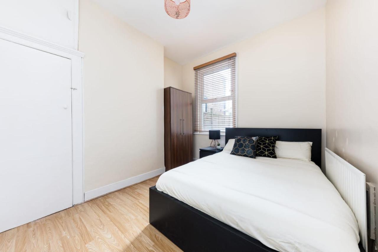 Cozy 4 Bedroom In Hackney, Londen