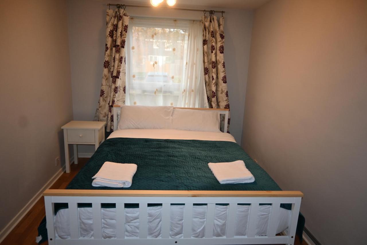 And Quiet Flat In London! Close To Station