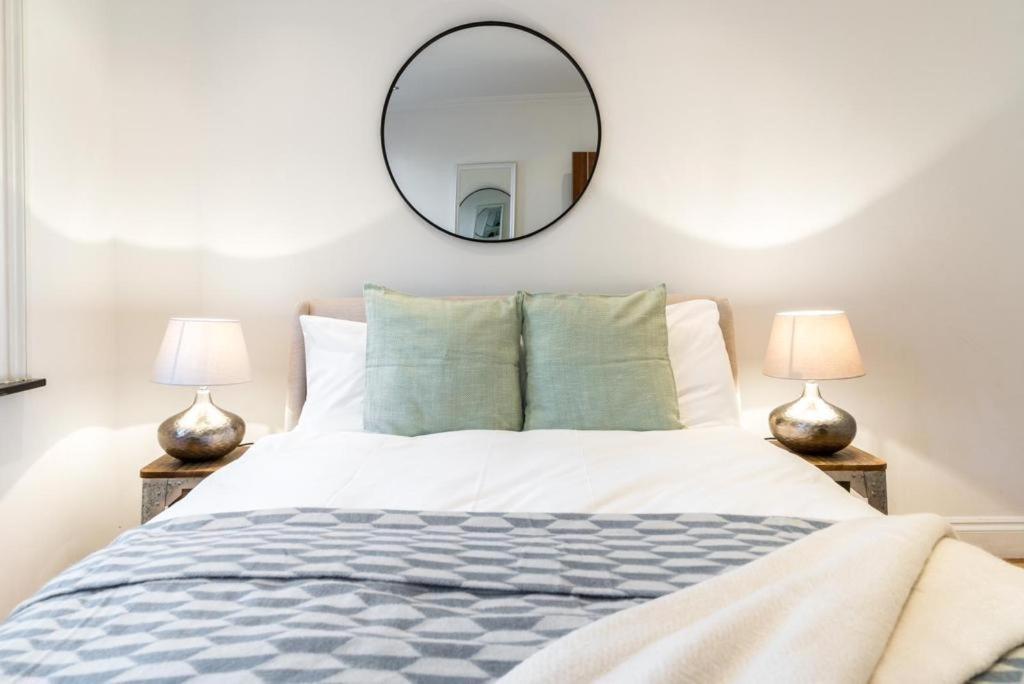 Appartement Kensington High Street Flat 2 Bedroom *