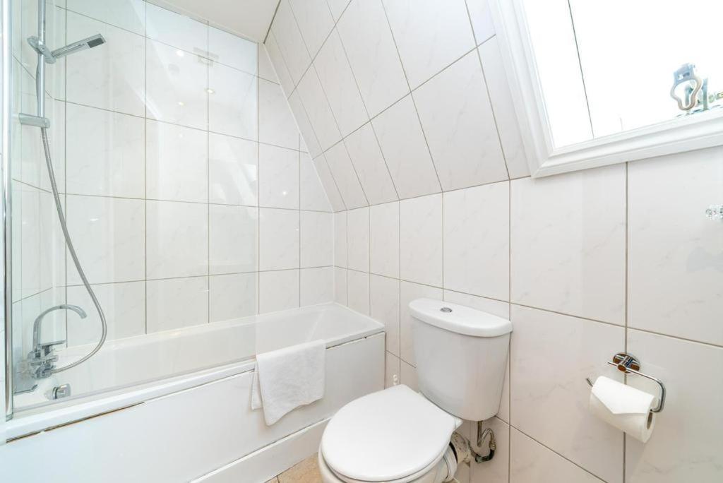 Apartamento Kensington High Street Flat 2 Bedroom Londres