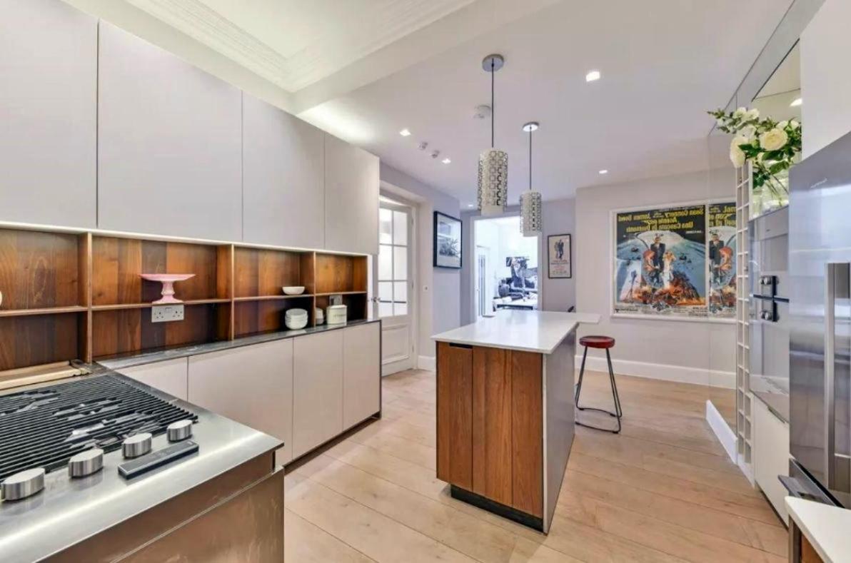 Very Bright Four Bedroom Flat Londres