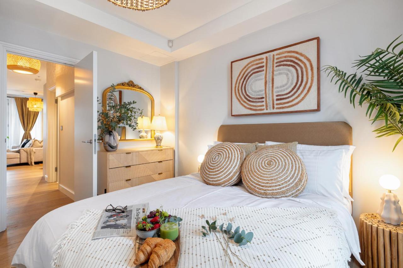 Notting Hill Collection * London