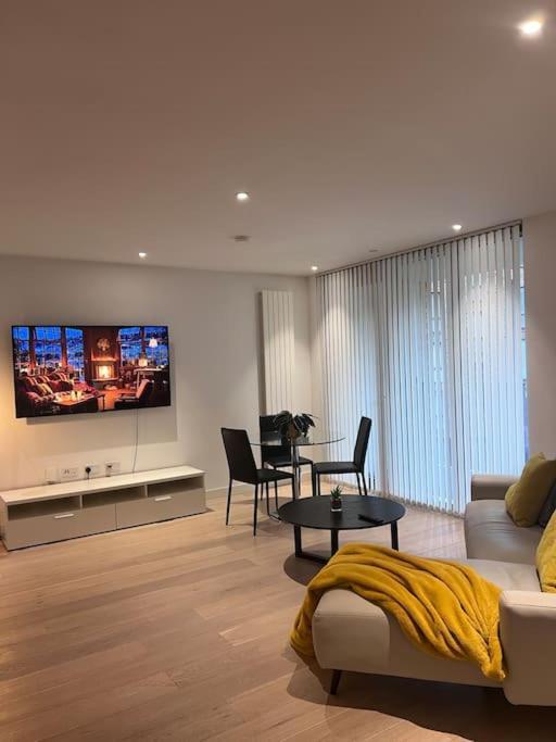 Appartement Lovely 2 Bed In Royal Wharf *