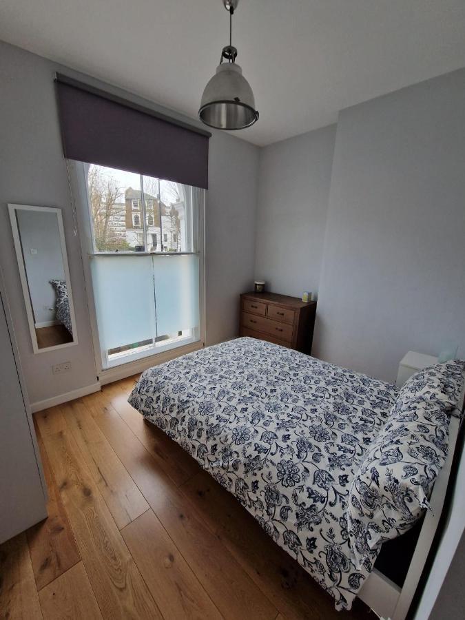 Garden 20 Min Walk From Camden Town & Kings Cross St Pancras Homestay *