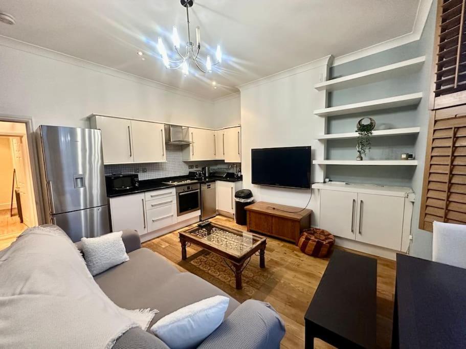Spacious 2 Bedroom * Londres