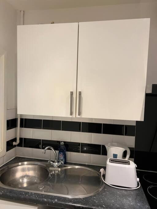 Ground Floor One Bedroom Flat Hyde Park In Central * Londres