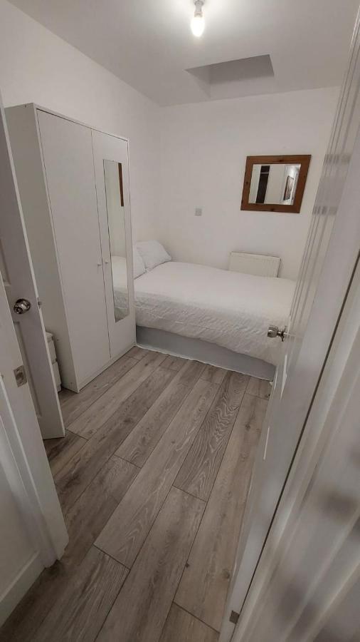 Casa de hóspedes Double En-suite Available In 3 Bed Apt *