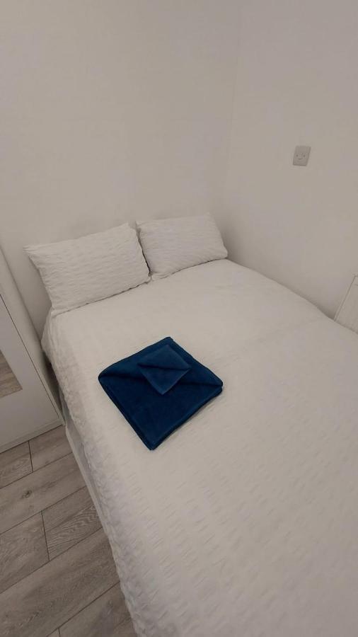 Double En-suite Available In 3 Bed Apt Casa de hóspedes