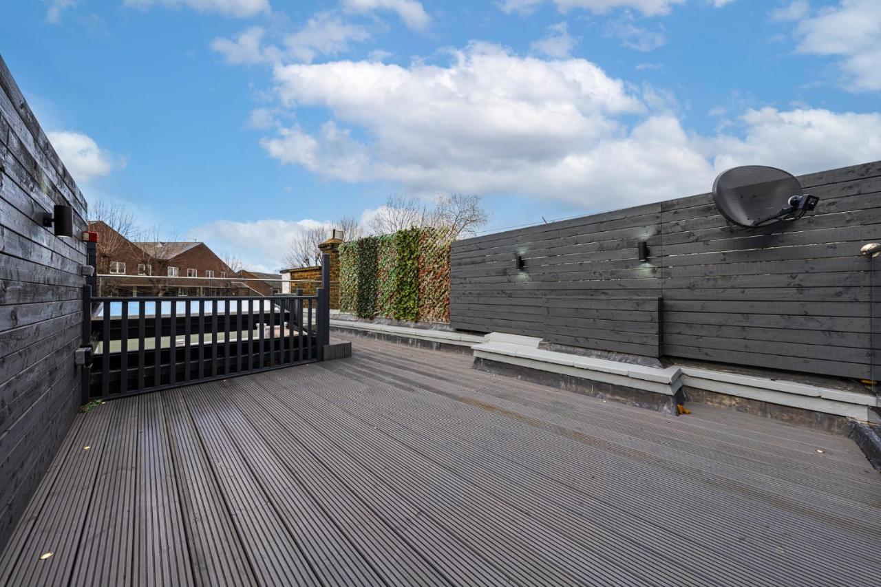 Vakantiehuis Brand New Luxury House - Sleeps 8 *