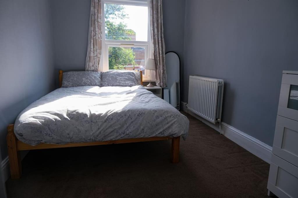 4 Bedroom House In Turnpike Lane/wood Casa de Férias *
