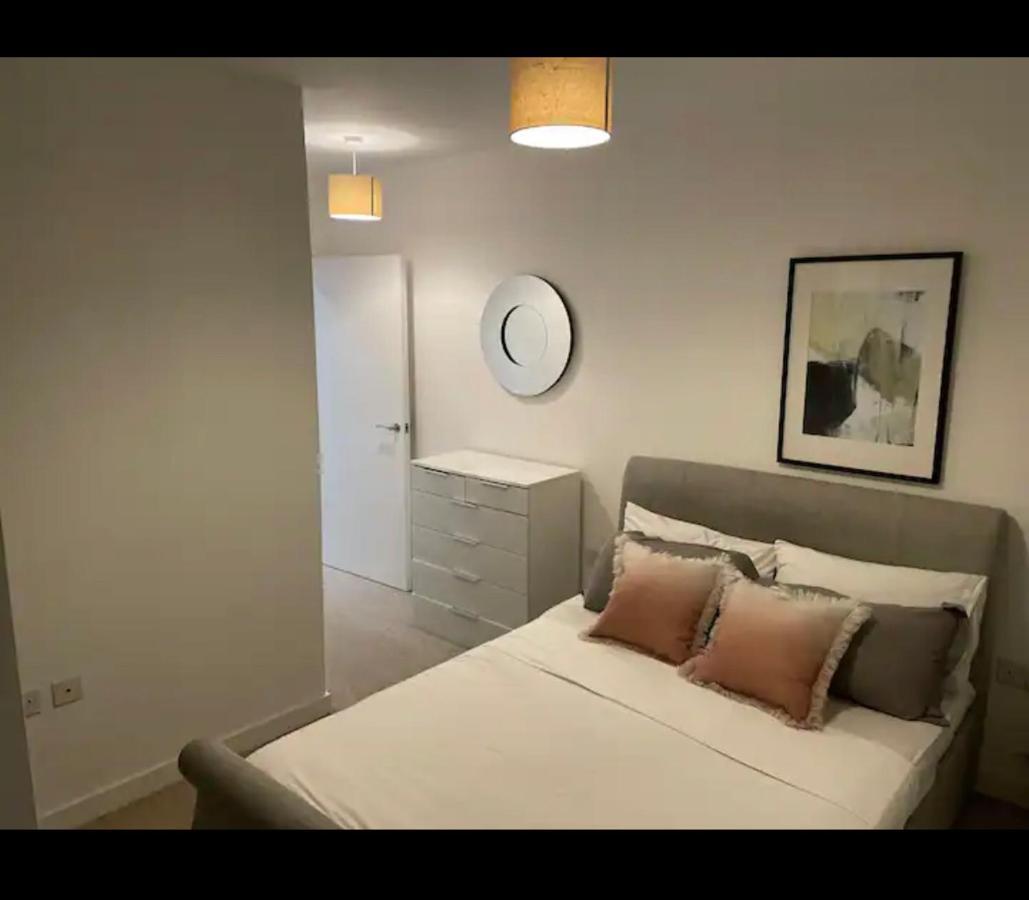 Luxurious 2 Bedroom In Canary Wharf London