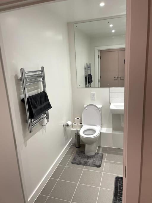 Apartamento Beautiful One-bed In White City! *